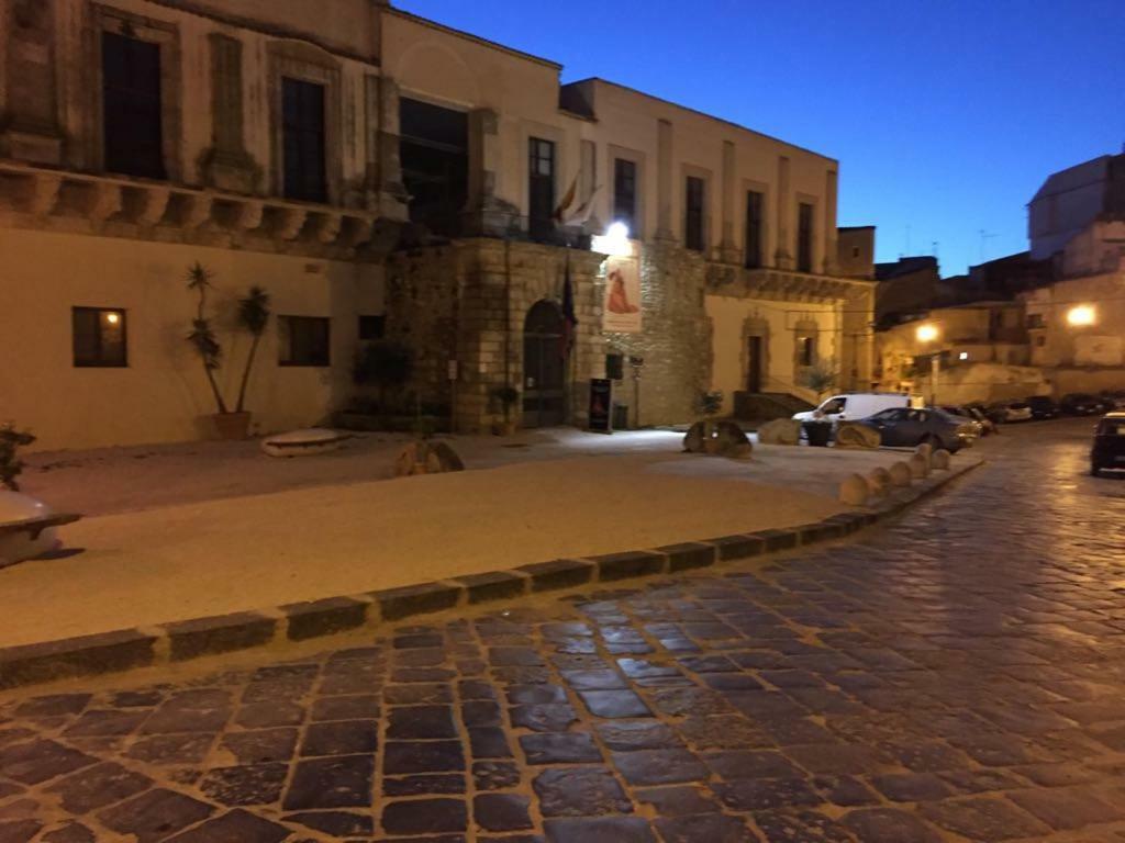 B&B Largo Barile Caltanissetta Buitenkant foto